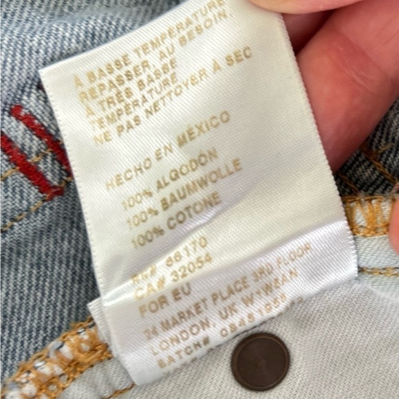 BDG Urban Outfitters Distressed Ripped Light Wash Blue Jeans Size W29 - Picture 9 of 13